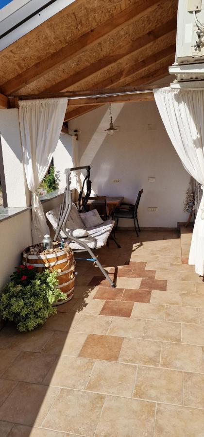 Apartmani Dutkovic Vrboska Exterior foto