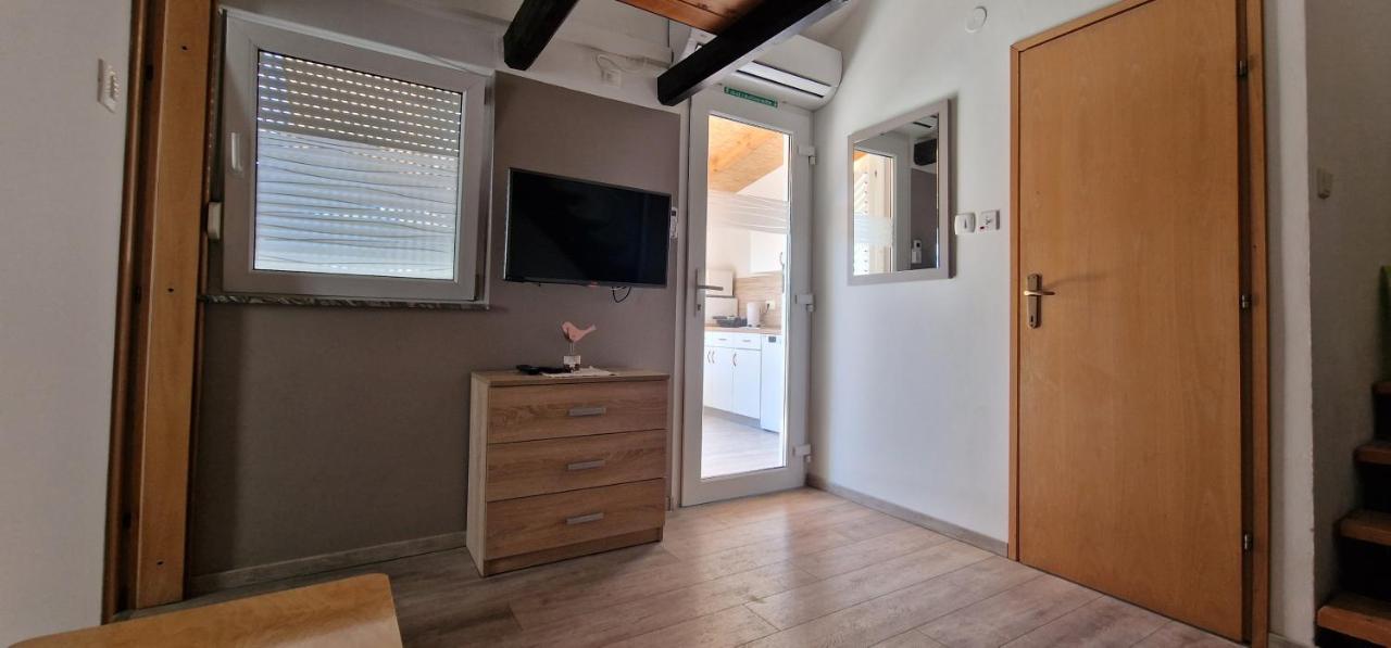 Apartmani Dutkovic Vrboska Exterior foto