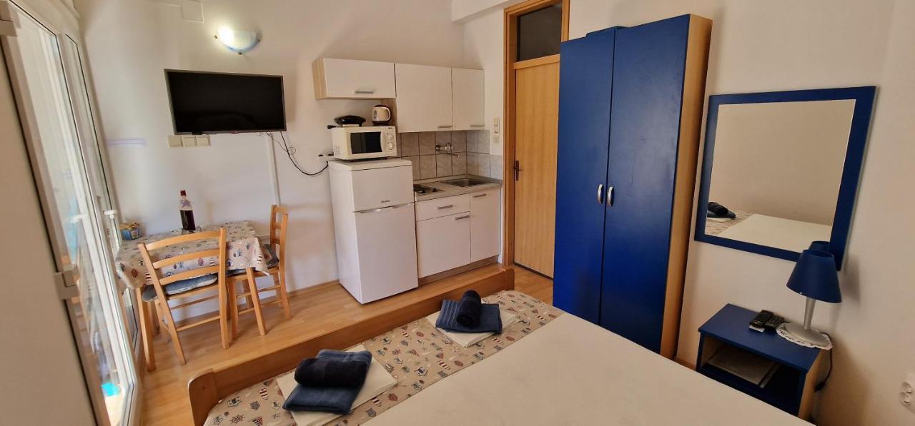 Apartmani Dutkovic Vrboska Exterior foto