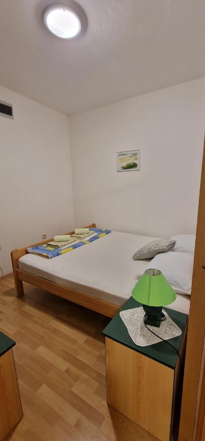 Apartmani Dutkovic Vrboska Exterior foto