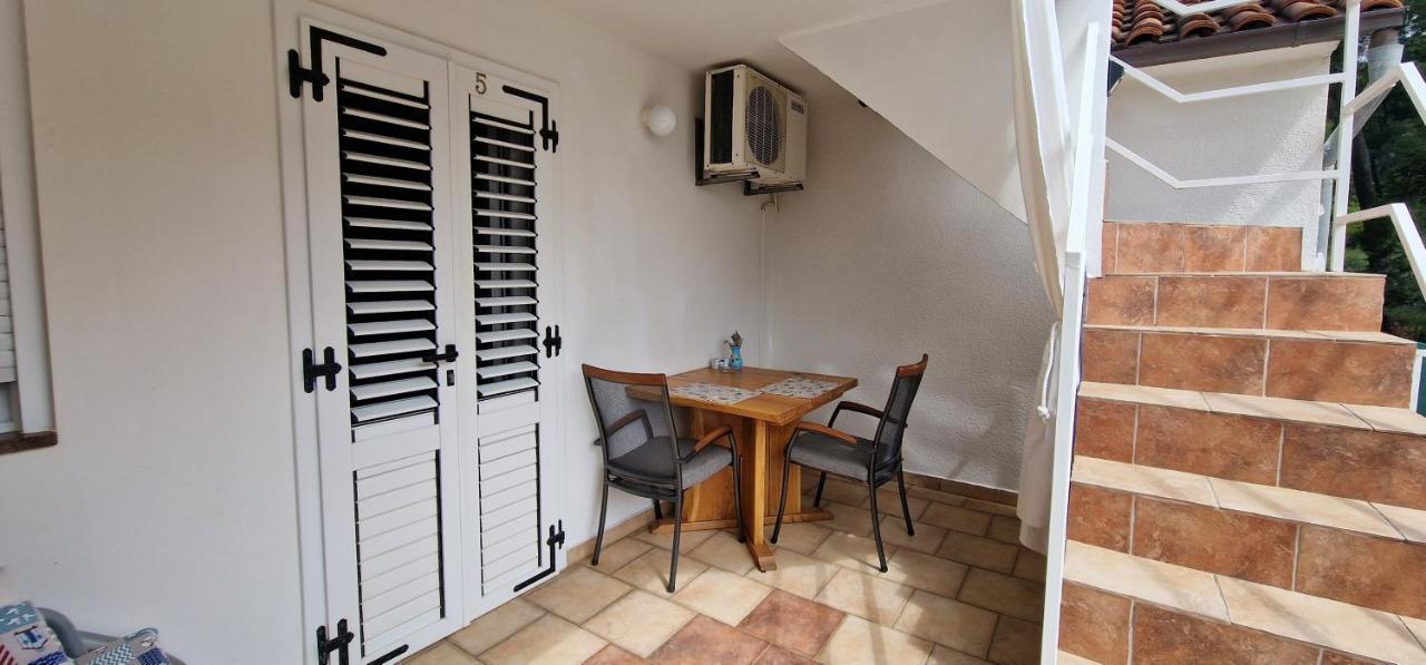 Apartmani Dutkovic Vrboska Exterior foto