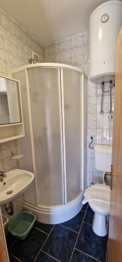 Apartmani Dutkovic Vrboska Exterior foto