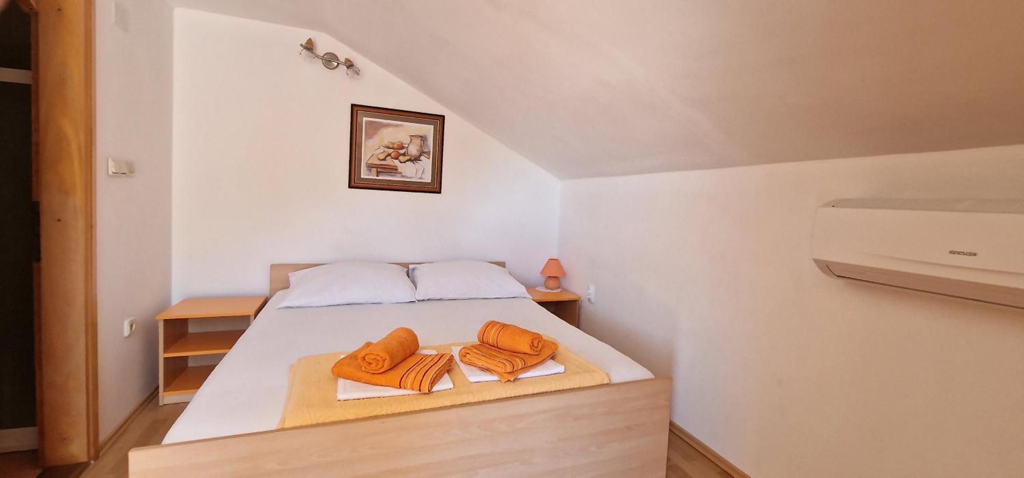 Apartmani Dutkovic Vrboska Exterior foto